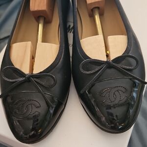 CHANEL Black Flats with Bow and Logo Detail